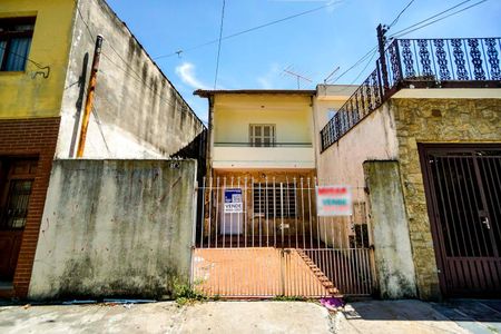 Casa à venda com 95m², 2 quartos e 2 vagasFachada