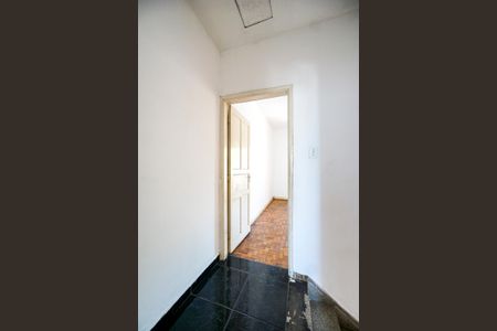 Casa à venda com 95m², 2 quartos e 2 vagasHall da escada