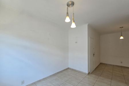 Apartamento para alugar com 69m², 2 quartos e sem vagaSala