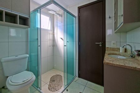 Apartamento para alugar com 67m², 2 quartos e 2 vagas Apartamento para alugar com 67m², 2 quartos e 2 vagasBanheiro das suites