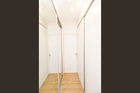 Apartamento à venda com 131m², 3 quartos e 2 vagas Apartamento à venda com 131m², 3 quartos e 2 vagasCloset da suíte