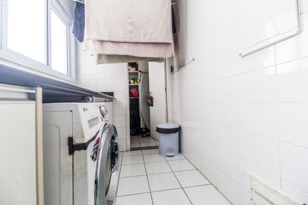 Apartamento à venda com 131m², 3 quartos e 2 vagas Apartamento à venda com 131m², 3 quartos e 2 vagasÁrea de Serviço