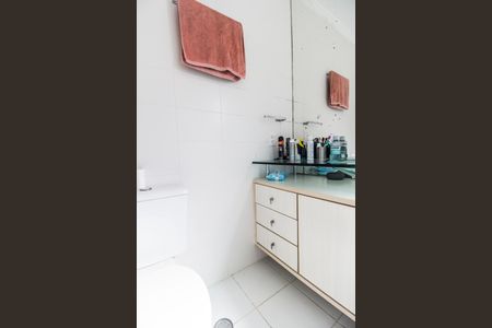 Apartamento à venda com 131m², 3 quartos e 2 vagas Apartamento à venda com 131m², 3 quartos e 2 vagasBanheiro da Suíte