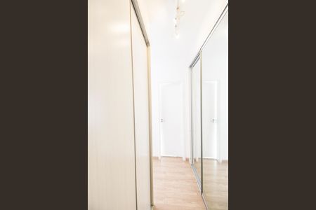 Apartamento à venda com 131m², 3 quartos e 2 vagas Apartamento à venda com 131m², 3 quartos e 2 vagasCloset da suíte