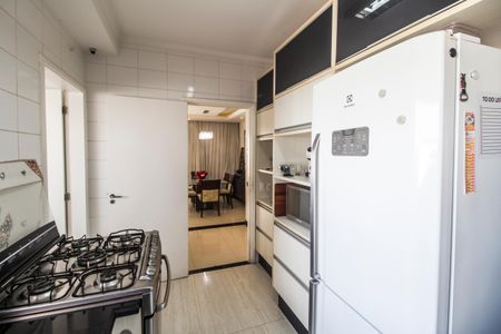 Apartamento à venda com 131m², 3 quartos e 2 vagas Apartamento à venda com 131m², 3 quartos e 2 vagasCozinha