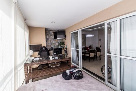 Apartamento à venda com 131m², 3 quartos e 2 vagas Apartamento à venda com 131m², 3 quartos e 2 vagasVaranda gourmet