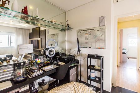 Apartamento à venda com 131m², 3 quartos e 2 vagas Apartamento à venda com 131m², 3 quartos e 2 vagasEscritório