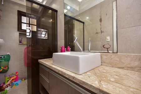 Casa para alugar com 190m², 3 quartos e 2 vagasBanheiro Suíte 