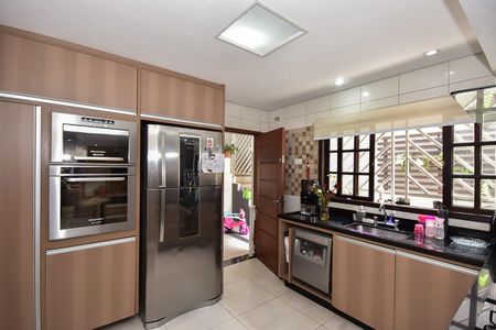 Casa para alugar com 190m², 3 quartos e 2 vagasCozinha