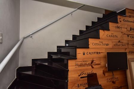 Casa para alugar com 190m², 3 quartos e 2 vagasEscada