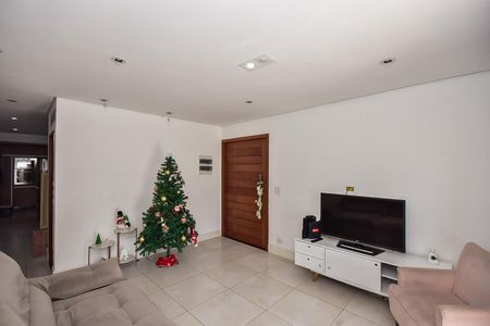 Casa para alugar com 190m², 3 quartos e 2 vagasSala