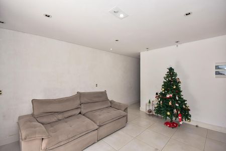 Casa para alugar com 190m², 3 quartos e 2 vagasSala