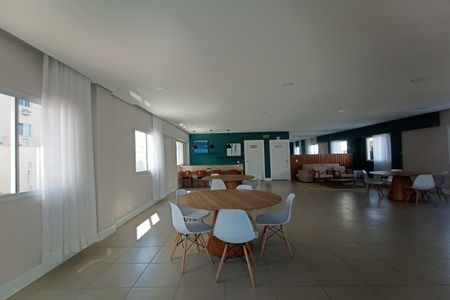 Apartamento para alugar com 54m², 2 quartos e 1 vaga Apartamento para alugar com 54m², 2 quartos e 1 vagaÁrea comum - Salão de festas
