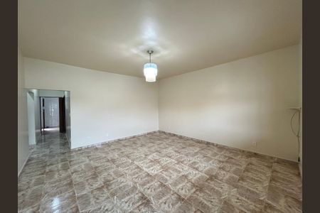 Casa para alugar com 240m², 3 quartos e 1 vagaSala