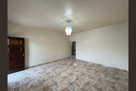 Sala de casa para alugar com 3 quartos, 240m² em Pilares, Rio de Janeiro