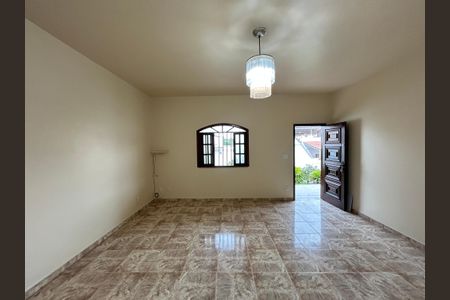 Sala de casa para alugar com 3 quartos, 240m² em Pilares, Rio de Janeiro