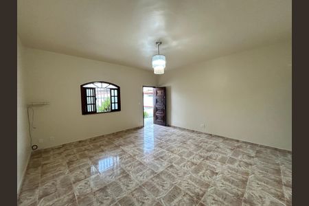 Sala de casa para alugar com 3 quartos, 240m² em Pilares, Rio de Janeiro