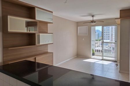 Apartamento à venda com 55m², 2 quartos e 1 vaga Apartamento à venda com 55m², 2 quartos e 1 vagaSala