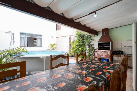 Casa para alugar com 175m², 4 quartos e 2 vagasQuintal e área de lazer