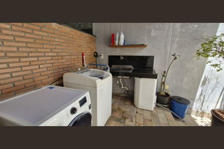 Casa à venda com 195m², 3 quartos e 3 vagas Casa à venda com 195m², 3 quartos e 3 vagasÁrea de Serviço