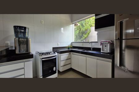 Casa à venda com 195m², 3 quartos e 3 vagas Casa à venda com 195m², 3 quartos e 3 vagasCozinha