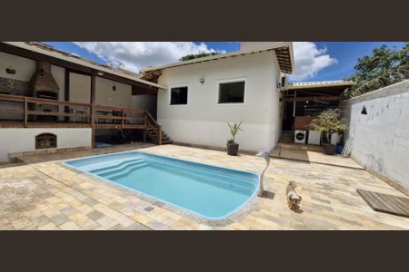 Casa à venda com 195m², 3 quartos e 3 vagas Casa à venda com 195m², 3 quartos e 3 vagasÁrea comum