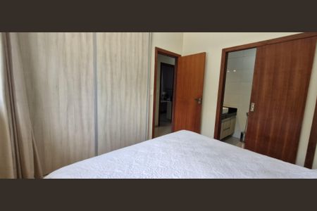 Casa à venda com 195m², 3 quartos e 3 vagas Casa à venda com 195m², 3 quartos e 3 vagasSuíte