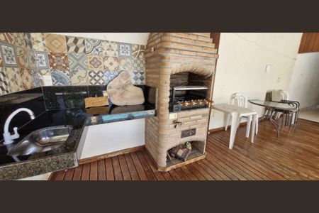 Casa à venda com 195m², 3 quartos e 3 vagas Casa à venda com 195m², 3 quartos e 3 vagasÁrea comum