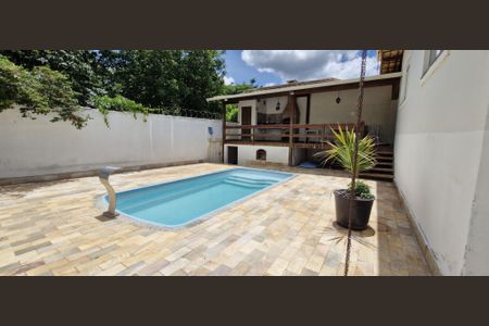 Casa à venda com 195m², 3 quartos e 3 vagas Casa à venda com 195m², 3 quartos e 3 vagasÁrea comum