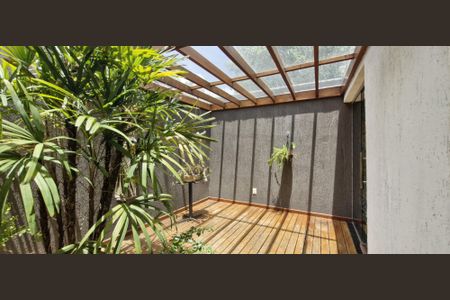 Casa à venda com 195m², 3 quartos e 3 vagas Casa à venda com 195m², 3 quartos e 3 vagasÁrea comum