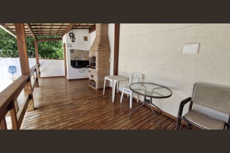 Casa à venda com 195m², 3 quartos e 3 vagas Casa à venda com 195m², 3 quartos e 3 vagasÁrea comum