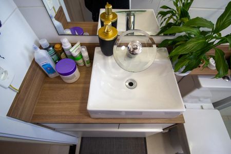 Apartamento para alugar com 48m², 2 quartos e 1 vaga Apartamento para alugar com 48m², 2 quartos e 1 vagaBanheiro