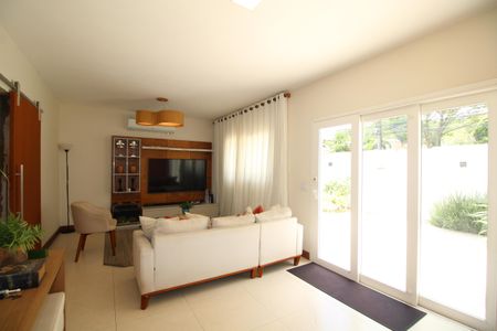 Sala 1 de casa de condomínio à venda com 4 quartos, 316m² em Taquara, Rio de Janeiro