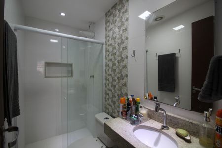 Casa de condomínio à venda com 316m², 4 quartos e 2 vagasBanheiro Social 2