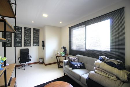 Casa de condomínio à venda com 316m², 4 quartos e 2 vagasQuarto 1