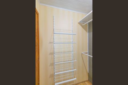 Casa para alugar com 120m², 2 quartos e 2 vagas Casa para alugar com 120m², 2 quartos e 2 vagasCloset do Quarto 3