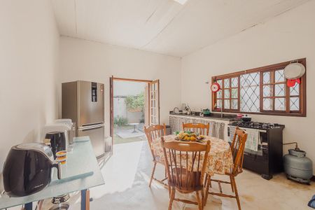 Casa para alugar com 500m², 4 quartos e 4 vagasCozinha