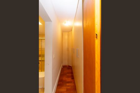 Casa para alugar com 325m², 6 quartos e 5 vagas Casa para alugar com 325m², 6 quartos e 5 vagasSuíte 3 - Closet