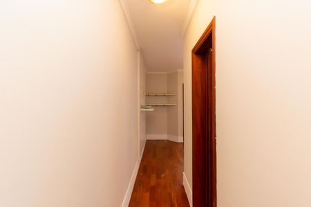 Casa para alugar com 325m², 6 quartos e 5 vagas Casa para alugar com 325m², 6 quartos e 5 vagasSuíte 2