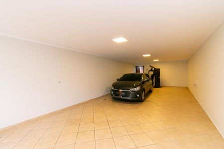 Casa para alugar com 325m², 6 quartos e 5 vagas Casa para alugar com 325m², 6 quartos e 5 vagasGaragem