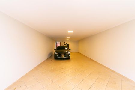 Casa para alugar com 325m², 6 quartos e 5 vagas Casa para alugar com 325m², 6 quartos e 5 vagasGaragem