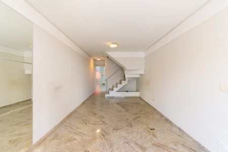 Casa para alugar com 325m², 6 quartos e 5 vagas Casa para alugar com 325m², 6 quartos e 5 vagasSala