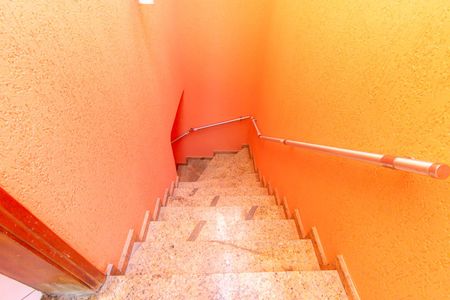 Casa para alugar com 325m², 6 quartos e 5 vagas Casa para alugar com 325m², 6 quartos e 5 vagasEscada