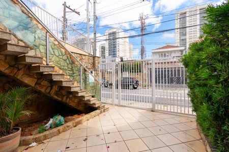 Casa para alugar com 325m², 6 quartos e 5 vagas Casa para alugar com 325m², 6 quartos e 5 vagasEntrada