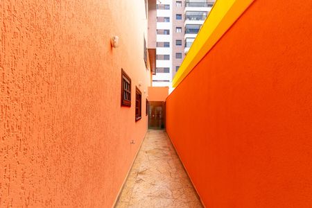 Casa para alugar com 325m², 6 quartos e 5 vagas Casa para alugar com 325m², 6 quartos e 5 vagasCorredor Externo