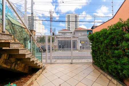 Casa para alugar com 325m², 6 quartos e 5 vagas Casa para alugar com 325m², 6 quartos e 5 vagasEntrada