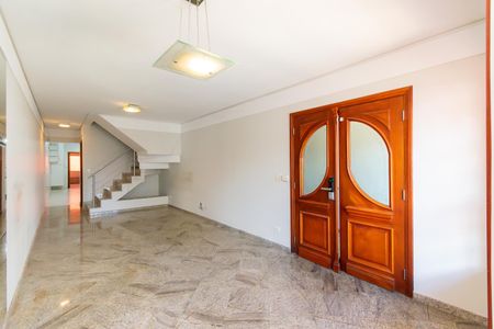 Sala de casa para alugar com 6 quartos, 325m² em Vila Zelina, São Paulo
