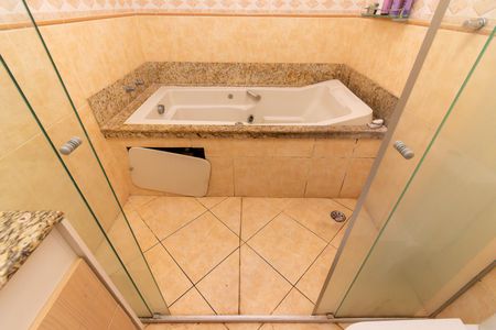 Casa para alugar com 325m², 6 quartos e 5 vagas Casa para alugar com 325m², 6 quartos e 5 vagasBanheiro da Suíte 3