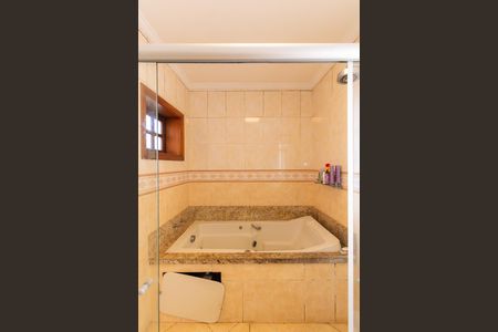 Casa para alugar com 325m², 6 quartos e 5 vagas Casa para alugar com 325m², 6 quartos e 5 vagasBanheiro da Suíte 3