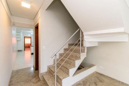 Sala de casa para alugar com 6 quartos, 325m² em Vila Zelina, São Paulo